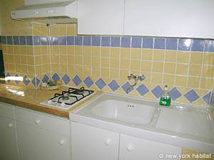 Kitchen - Photo 4 of 5