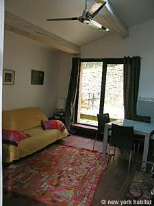 Living room - Photo 1 of 8