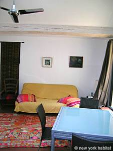Living room - Photo 3 of 8