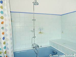 Bathroom - Photo 3 of 4 Bathroom - Photo 3 of 4