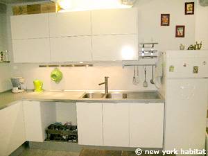 Kitchen - Photo 4 of 8