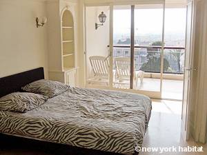 Camera 1 - Photo 2 di 6