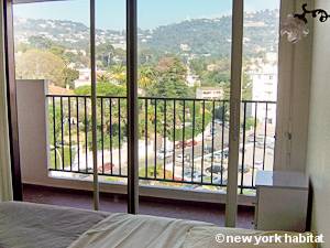 Camera 2 - Photo 3 di 4