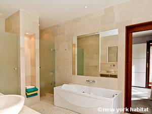 Salle de bain 1 - Photo 2 sur 2