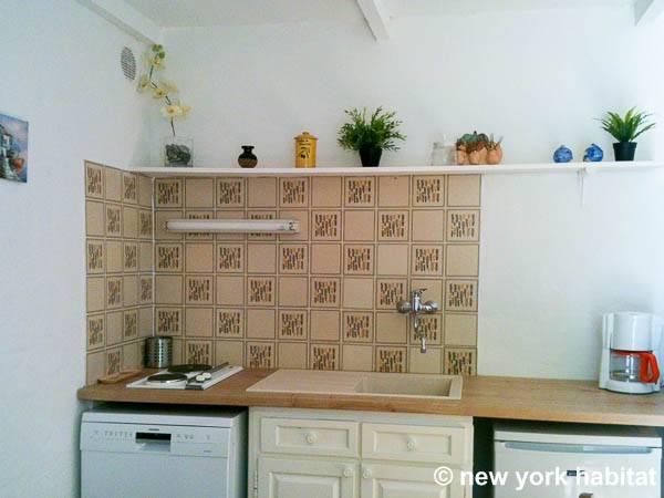 Kitchen - Photo 4 of 4