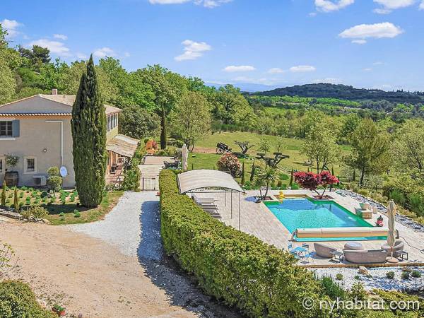 South of France Gordes, Provence - 5 Bedroom accommodation - Apartment reference PR-1259