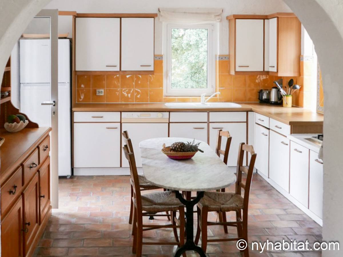 Kitchen - Photo 1 of 4