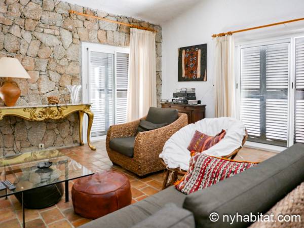 Living room - Photo 2 of 5