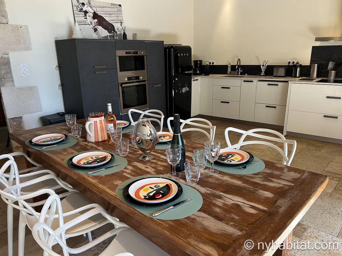 Kitchen - Photo 2 of 3