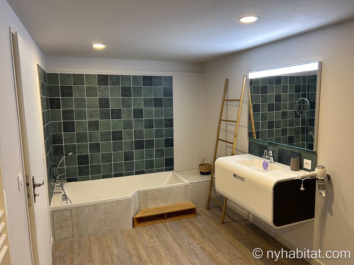 Bathroom 2 - Photo 1 of 2