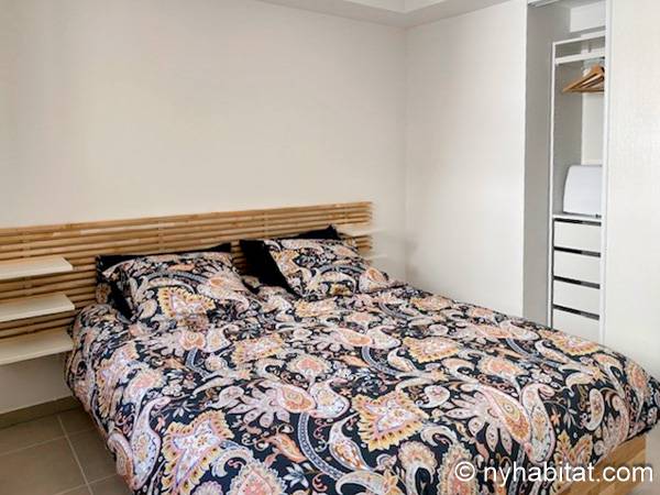 Bedroom - Photo 3 of 5