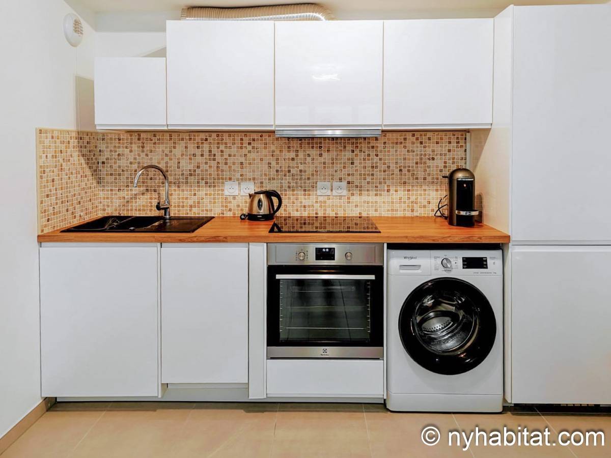 Kitchen - Photo 2 of 4