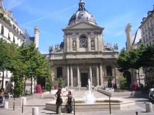 Un paseo por la Sorbonne, en el Barrio latino de París
