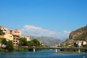Arte, historia y vegetación florecen a la vez en Menton