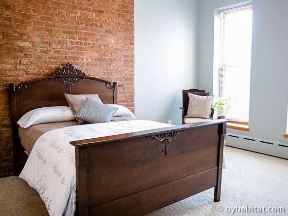 Imagen de un dormitorio del Bed & Breakfast, en Morningside Heights