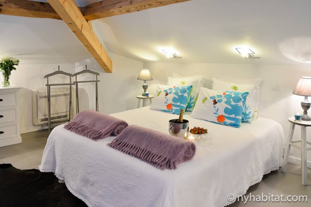 Imagen de un dormitorio de la planta de arriba de Villa Cézanne