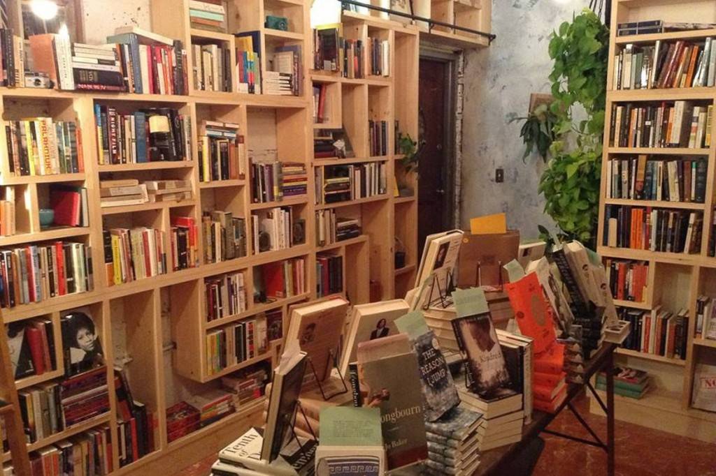 Imagen del interior de Hullabaloo Books